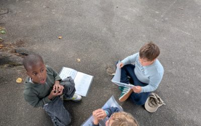 CE1-CE2 : Apprentissage de poésie en école dehors