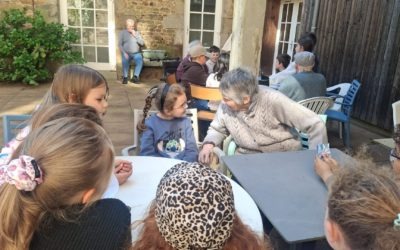 Ce1-CE2 : Jeux autour du jardinage à l&rsquo;EHPAD de Bécherel