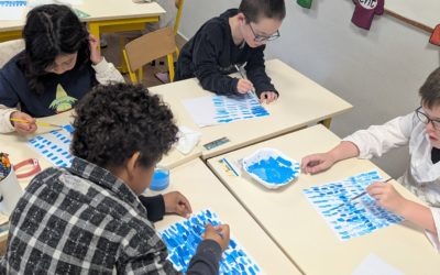 CE1-CE2 : Peinture de l’eau par touches de bleu